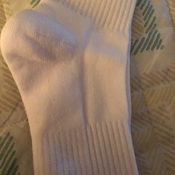 NWOT White Maple Leaf Crew Socks - Picture 5 of 5